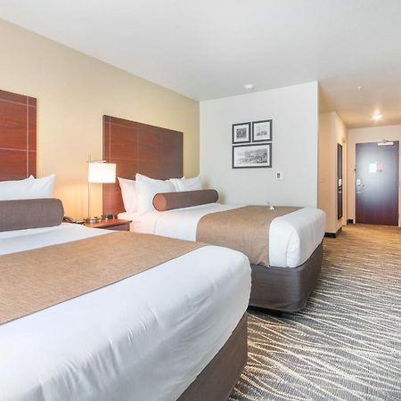 Cobblestone Inn & Suites Fairfield Bay 外观 照片